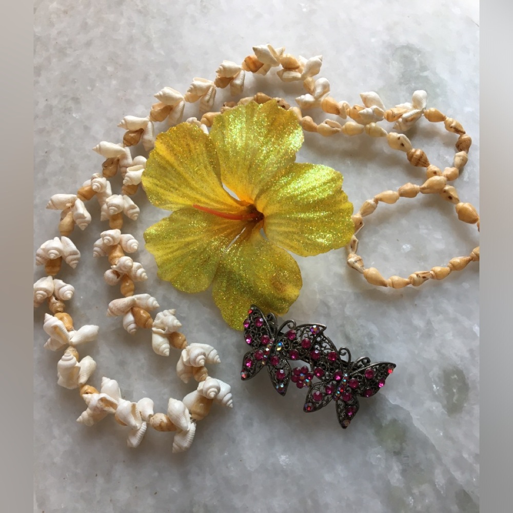 ✨Long shell necklace, Pink Butterfly Hair-clip &Yellow glitter Flower Barrette ✨ - Picture 4 of 16